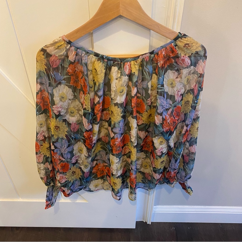 NWT Aakaa floral blouse